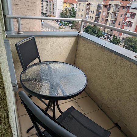 Poesia Apartment Novi Sad Buitenkant foto