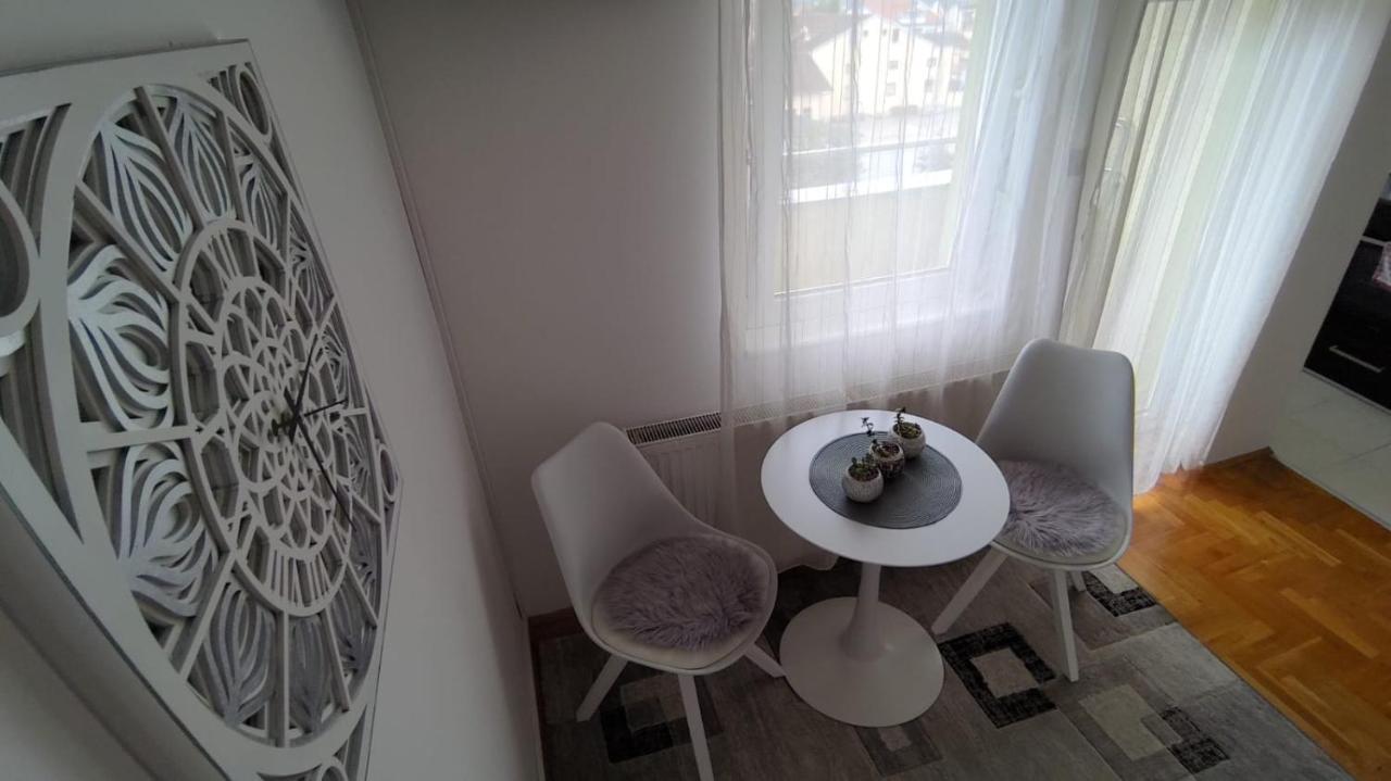 Poesia Apartment Novi Sad Buitenkant foto