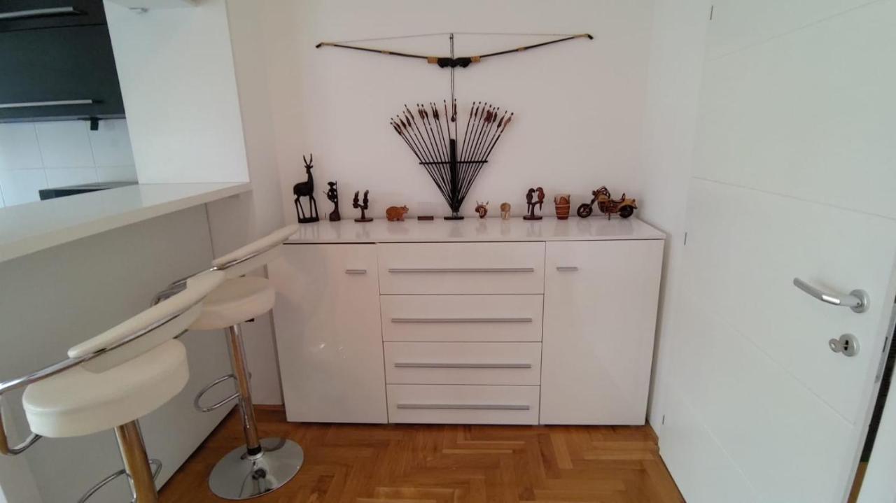 Poesia Apartment Novi Sad Buitenkant foto