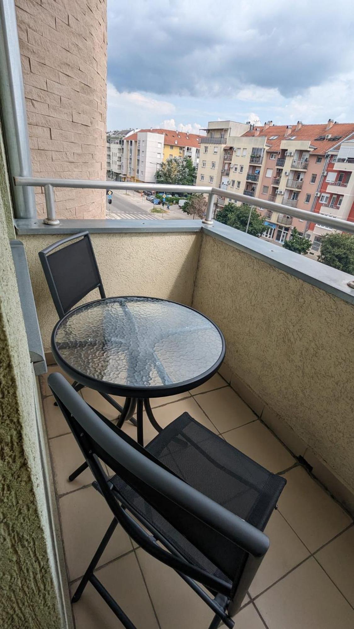 Poesia Apartment Novi Sad Buitenkant foto
